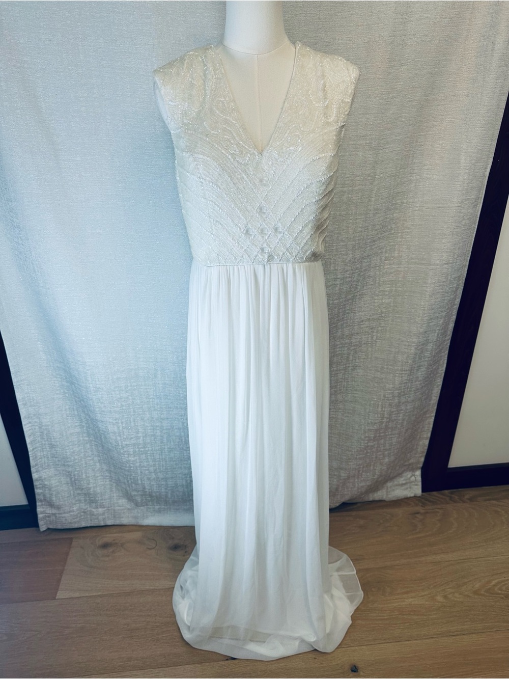 Aiden Mattox NWT Elegant Beaded V-Neck Ivory Wedding Dress